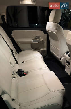 Позашляховик / Кросовер Mercedes-Benz GLB-Class 2020 в 