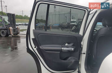 Внедорожник / Кроссовер Mercedes-Benz GLB-Class 2021 в 