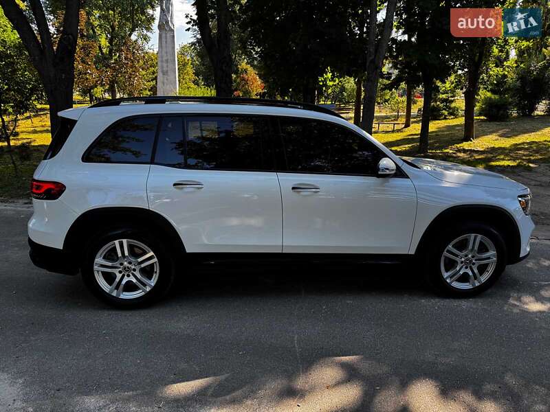 Внедорожник / Кроссовер Mercedes-Benz GLB-Class 2020 в Киеве