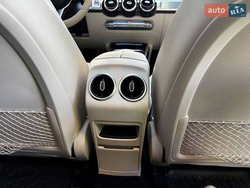 Внедорожник / Кроссовер Mercedes-Benz GLB-Class 2020 в Киеве