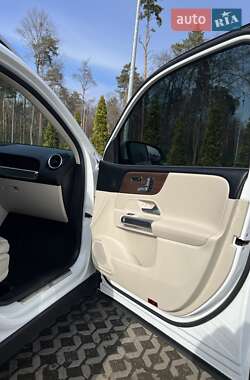 Позашляховик / Кросовер Mercedes-Benz GLB-Class 2020 в 