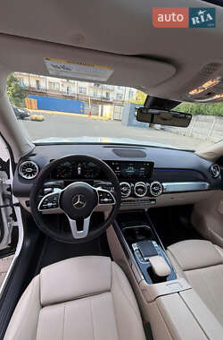 Внедорожник / Кроссовер Mercedes-Benz GLB-Class 2020 в 
