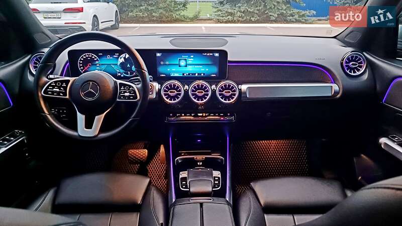 Внедорожник / Кроссовер Mercedes-Benz GLB-Class 2019 в Киеве