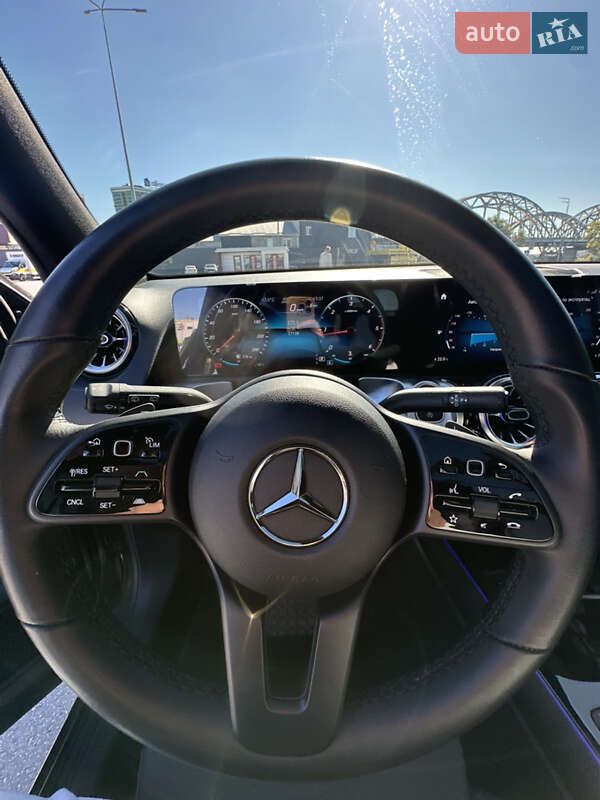 Внедорожник / Кроссовер Mercedes-Benz GLB-Class 2022 в Киеве