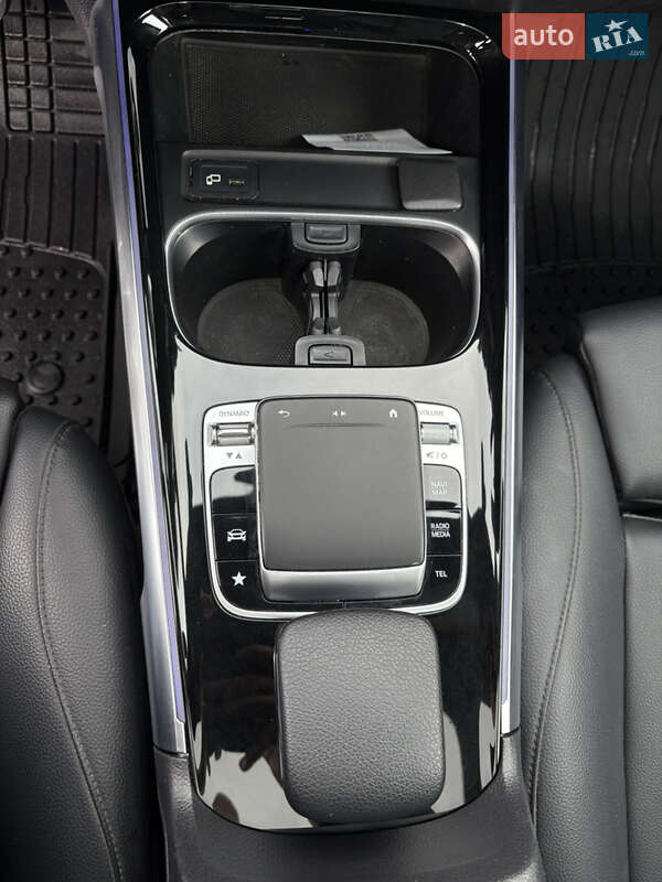 Внедорожник / Кроссовер Mercedes-Benz GLB-Class 2020 в Львове