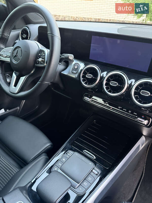 Внедорожник / Кроссовер Mercedes-Benz GLB-Class 2022 в Киеве фото 14 Внедорожник / Кроссовер Mercedes-Benz GLB-Class 2022 в Киеве