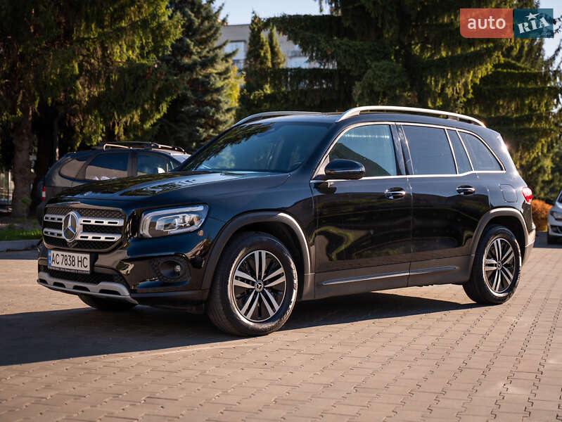 Позашляховик / Кросовер Mercedes-Benz GLB-Class 2019 в 