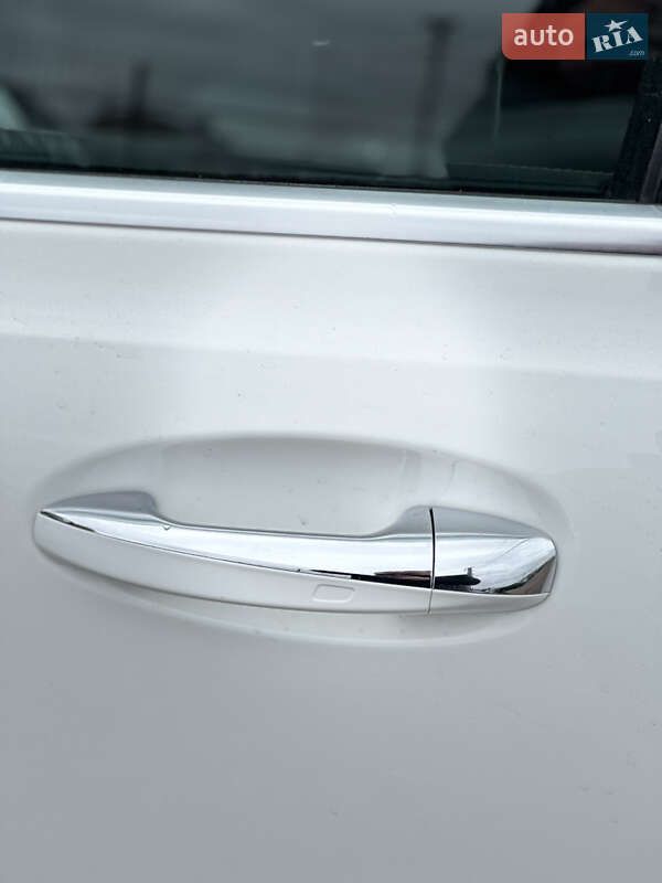 Внедорожник / Кроссовер Mercedes-Benz GLB-Class 2020 в Киеве фото 10 Внедорожник / Кроссовер Mercedes-Benz GLB-Class 2020 в Киеве