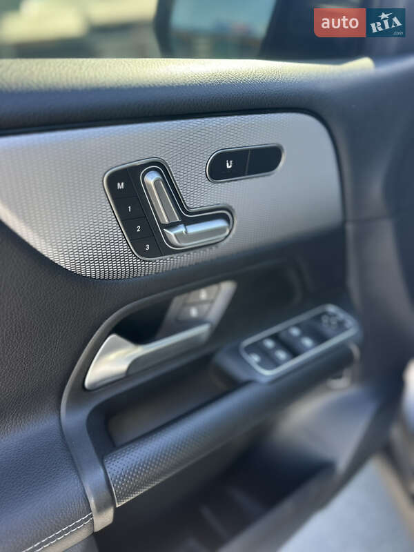 Внедорожник / Кроссовер Mercedes-Benz GLB-Class 2021 в Киеве фото 16 Внедорожник / Кроссовер Mercedes-Benz GLB-Class 2021 в Киеве