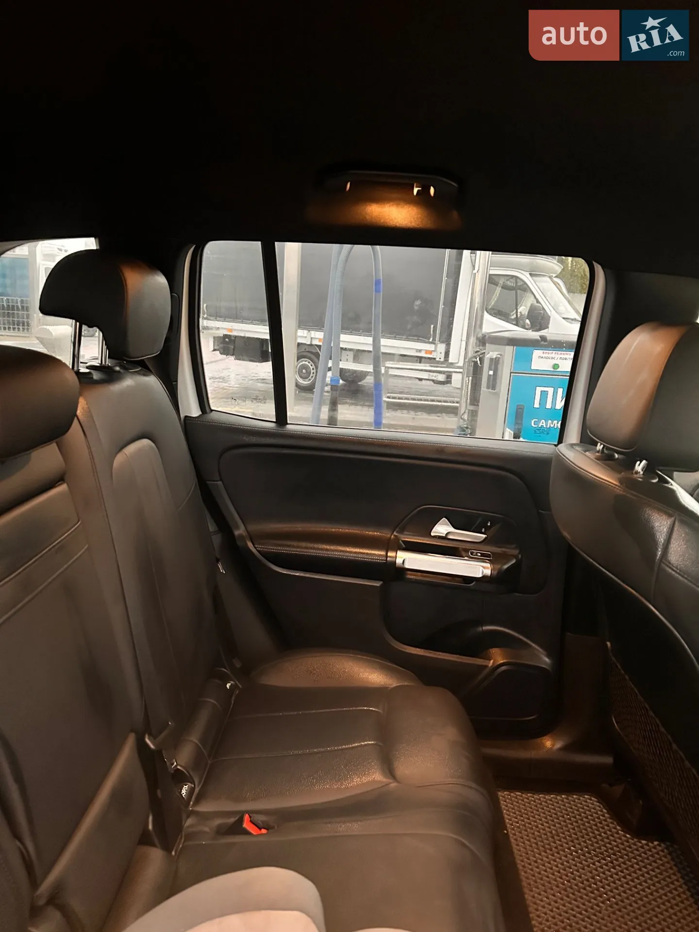 2022 Mercedes-Benz GLB - мініатюра 27