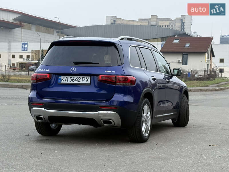 Внедорожник / Кроссовер Mercedes-Benz GLB-Class 2020 в Киеве