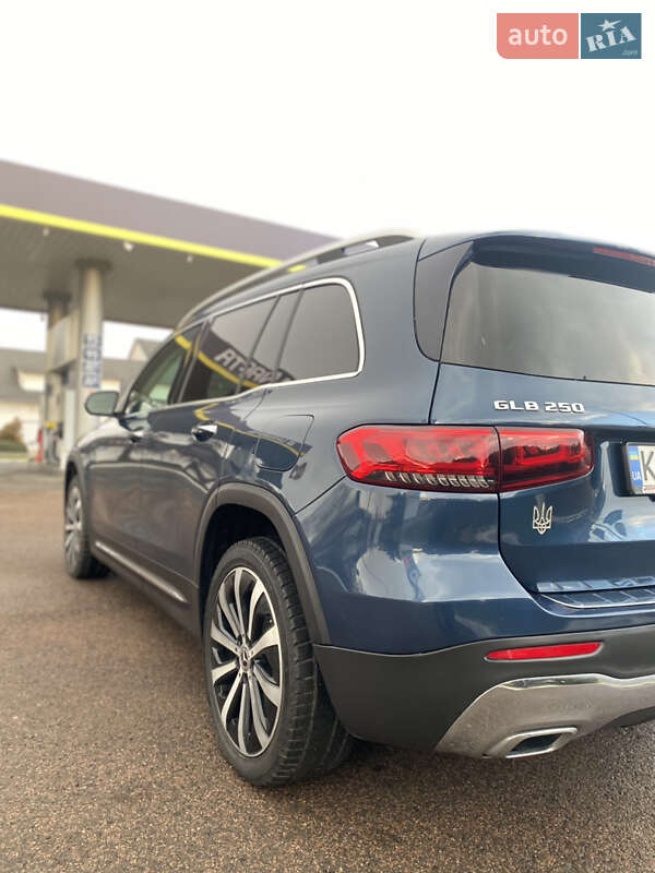 Внедорожник / Кроссовер Mercedes-Benz GLB-Class 2020 в Мукачево