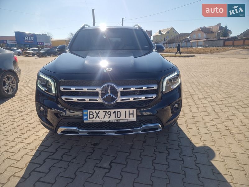 Mercedes-Benz GLB-Class 2023