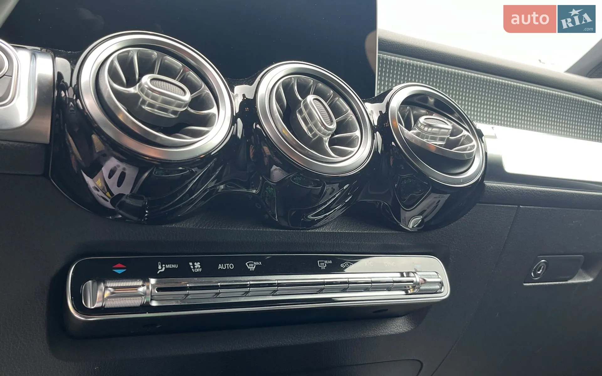 2019 Mercedes-Benz GLB - мініатюра 19