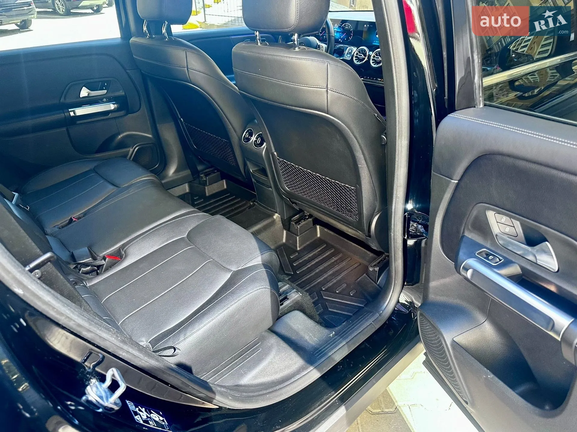 2021 Mercedes-Benz GLB - мініатюра 18