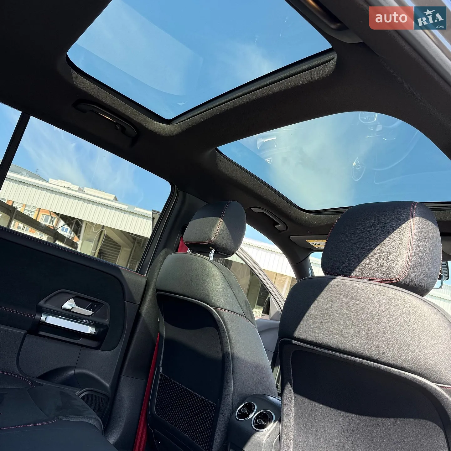 2021 Mercedes-Benz GLB - мініатюра 29