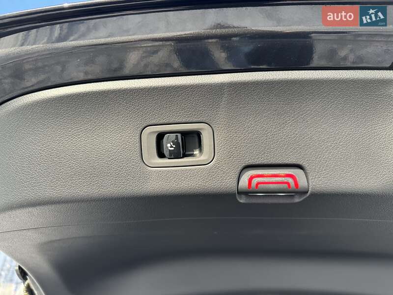 Позашляховик / Кросовер Mercedes-Benz GLC-Class Coupe 2024 в Києві фото 18 Позашляховик / Кросовер Mercedes-Benz GLC-Class Coupe 2024 в Києві