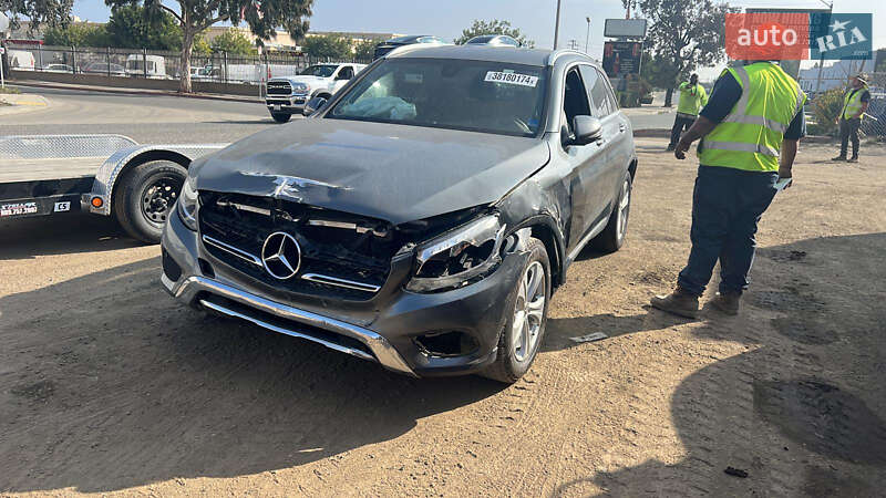 Внедорожник / Кроссовер Mercedes-Benz GLC-Class 2017 в Киеве