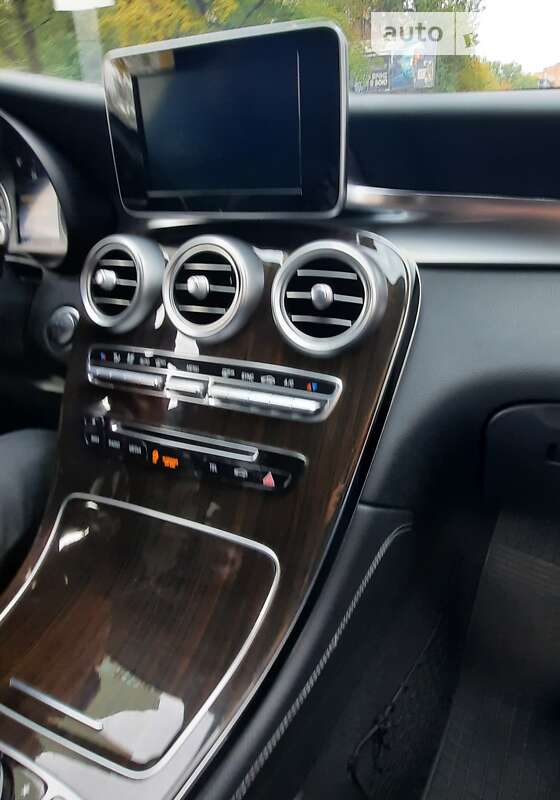 Позашляховик / Кросовер Mercedes-Benz GLC-Class 2016 в Києві