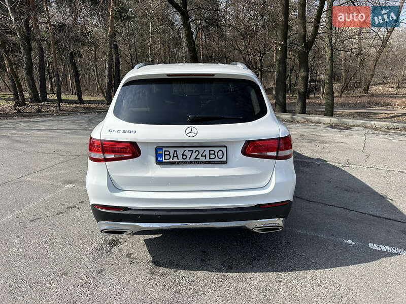 Позашляховик / Кросовер Mercedes-Benz GLC-Class 2017 в Києві
