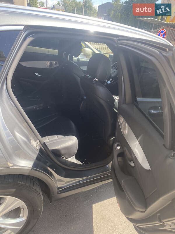 Внедорожник / Кроссовер Mercedes-Benz GLC-Class 2016 в Киеве