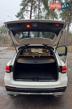 Внедорожник / Кроссовер Mercedes-Benz GLC-Class 2017 в 