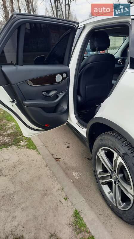 Позашляховик / Кросовер Mercedes-Benz GLC-Class 2016 в Києві