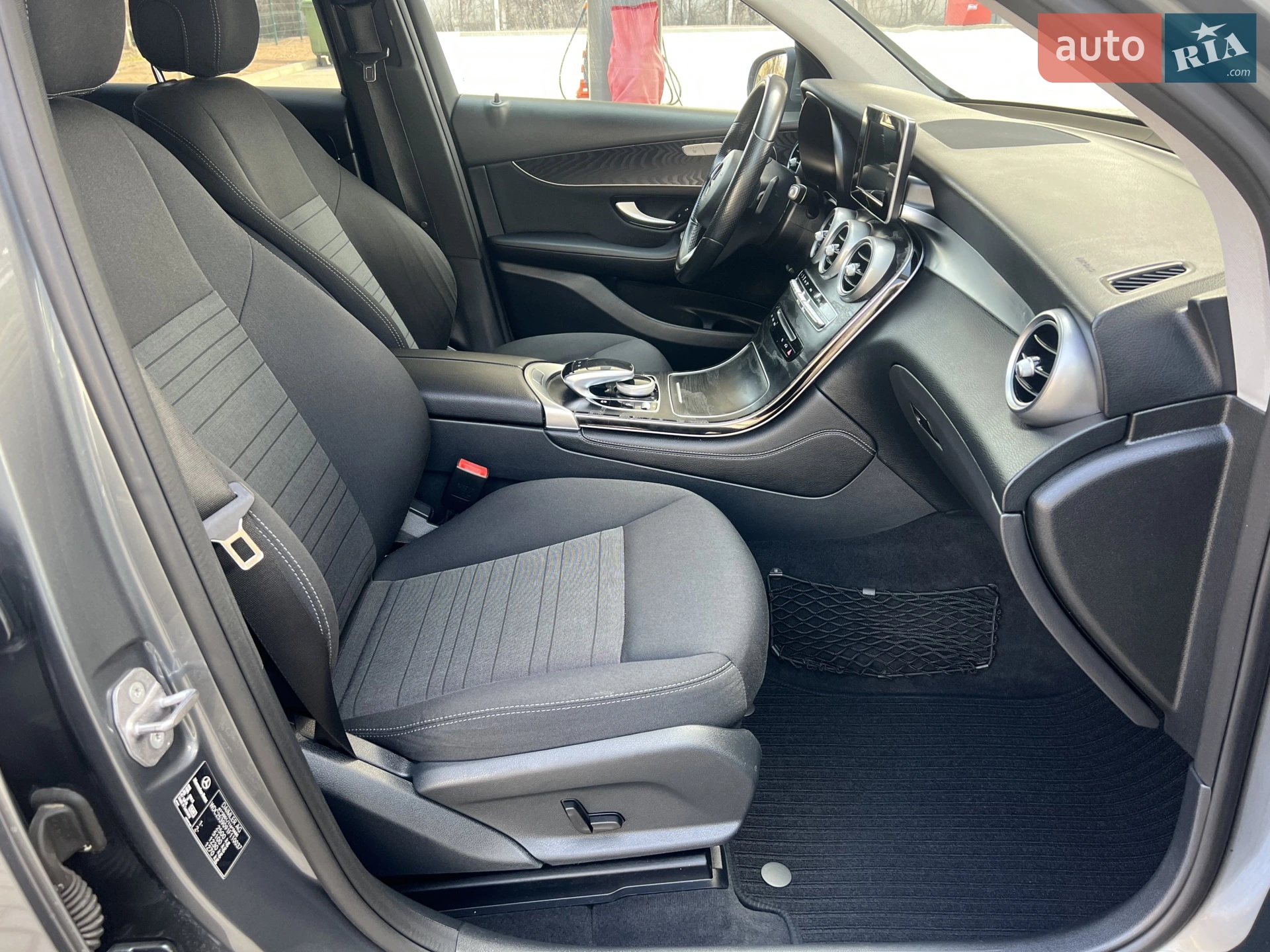 2016 Mercedes-Benz GLC - мініатюра 11