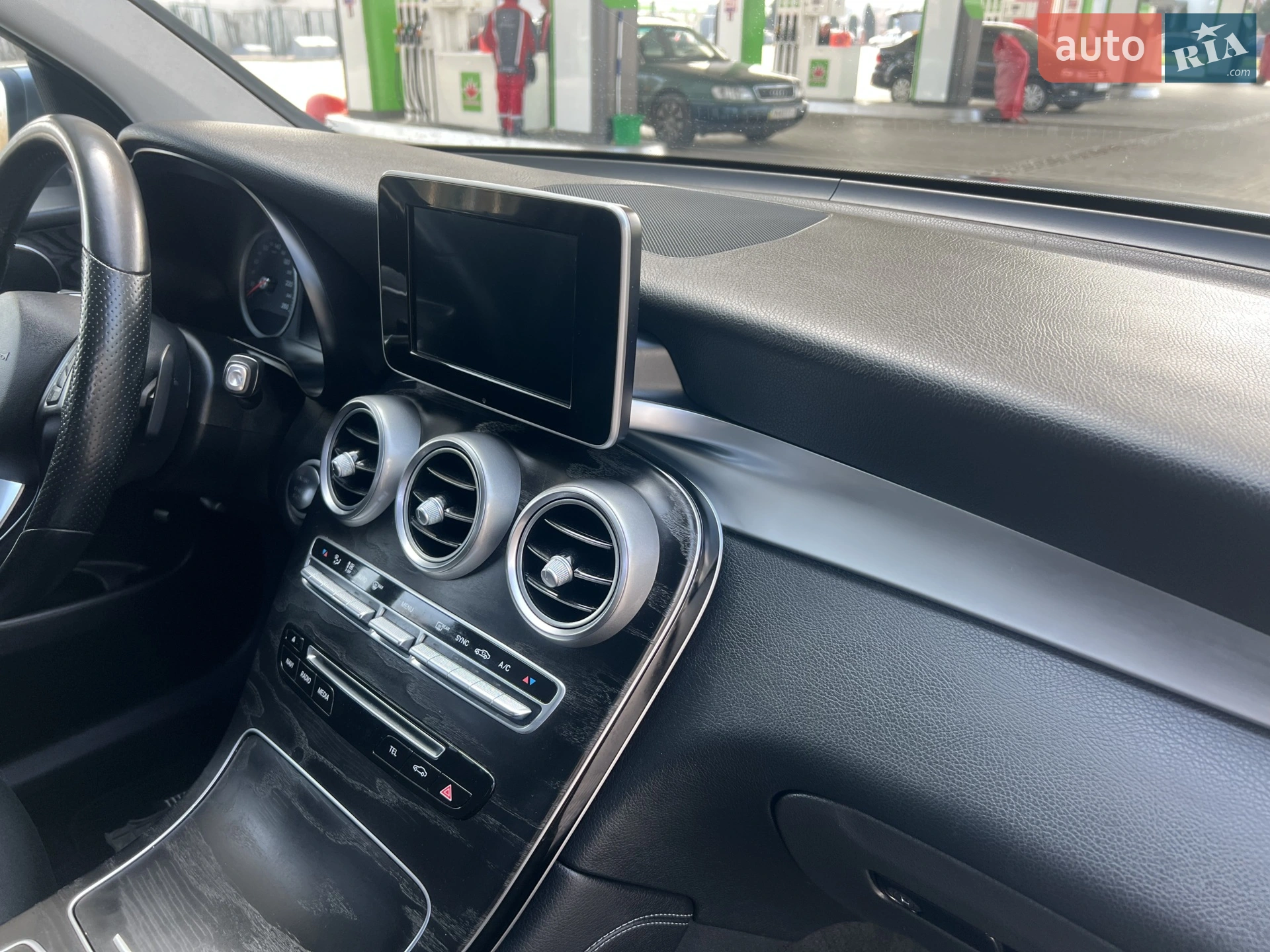 2016 Mercedes-Benz GLC - мініатюра 19