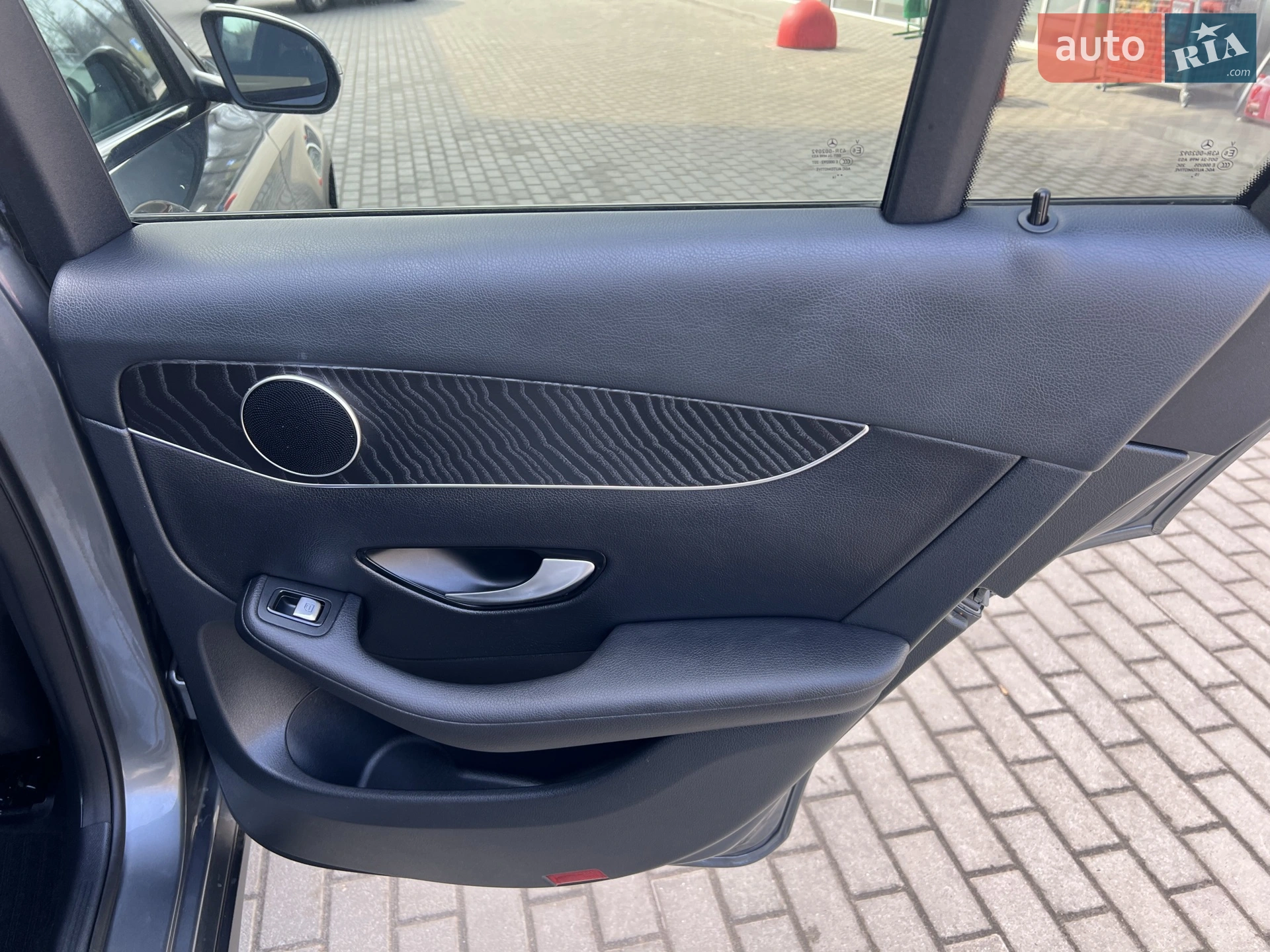 2016 Mercedes-Benz GLC - мініатюра 21