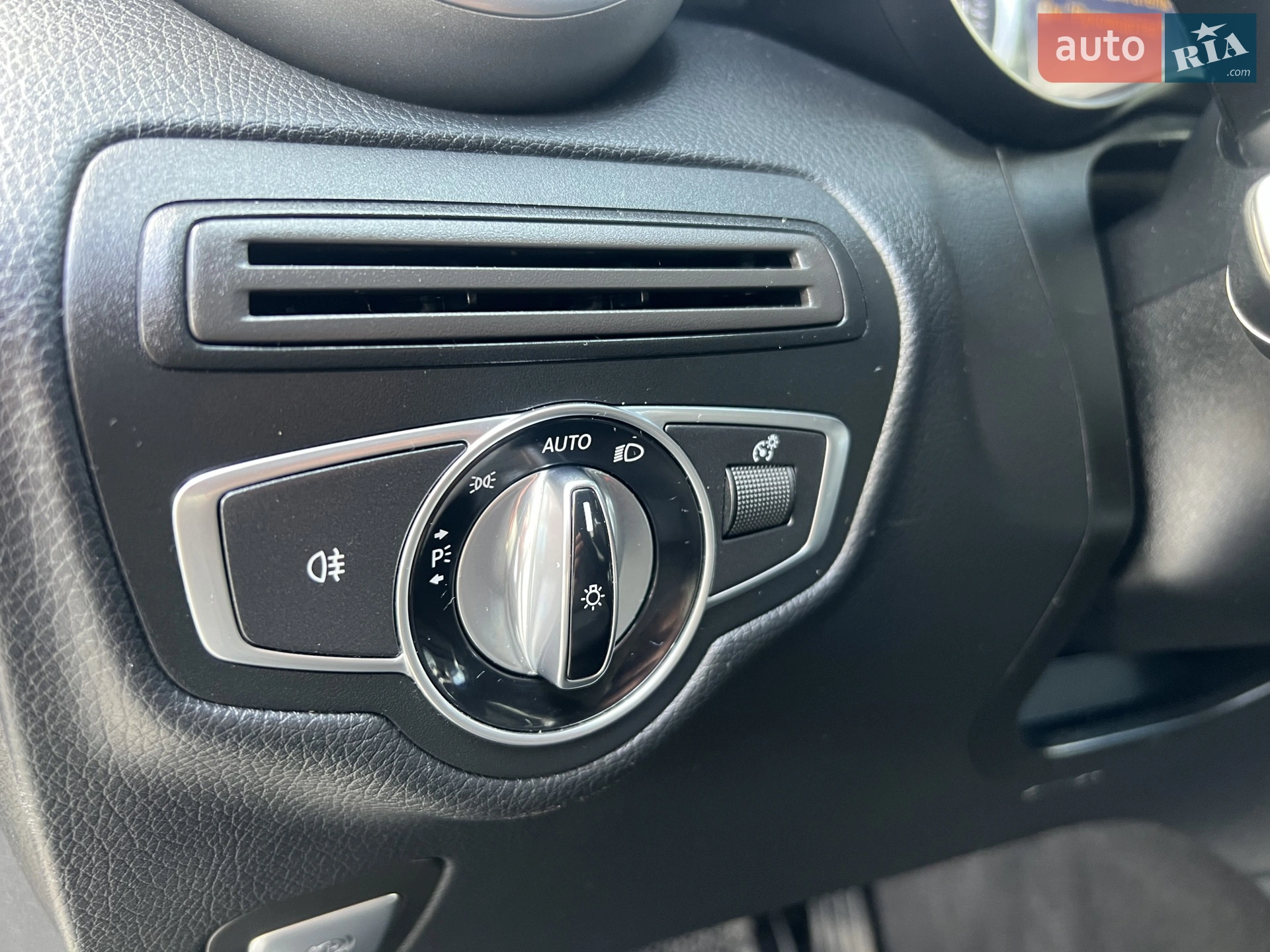 2016 Mercedes-Benz GLC - мініатюра 41