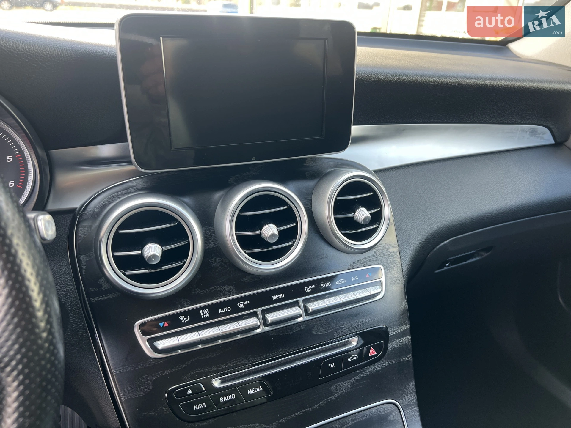 2016 Mercedes-Benz GLC - мініатюра 46