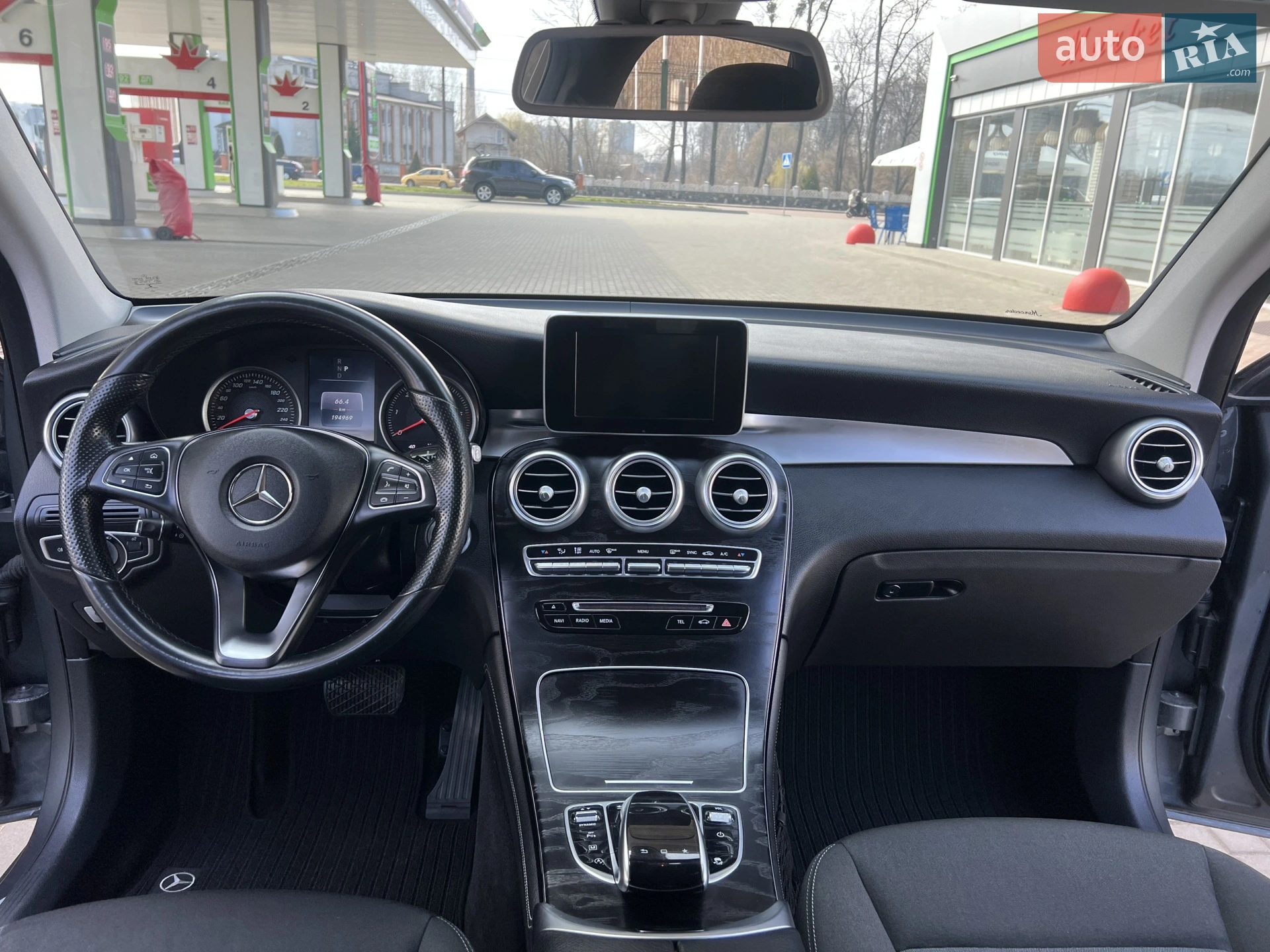2016 Mercedes-Benz GLC - мініатюра 48