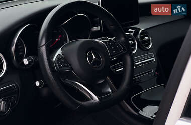 Позашляховик / Кросовер Mercedes-Benz GLC-Class 2017 в 