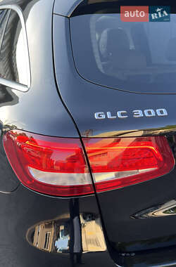 Позашляховик / Кросовер Mercedes-Benz GLC-Class 2016 в 