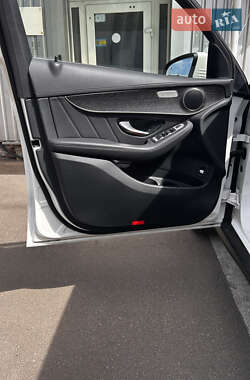Позашляховик / Кросовер Mercedes-Benz GLC-Class 2022 в 