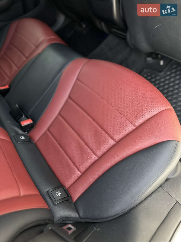Позашляховик / Кросовер Mercedes-Benz GLC-Class 2019 в Києві