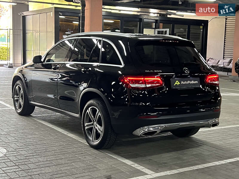 Позашляховик / Кросовер Mercedes-Benz GLC-Class 2017 в Києві