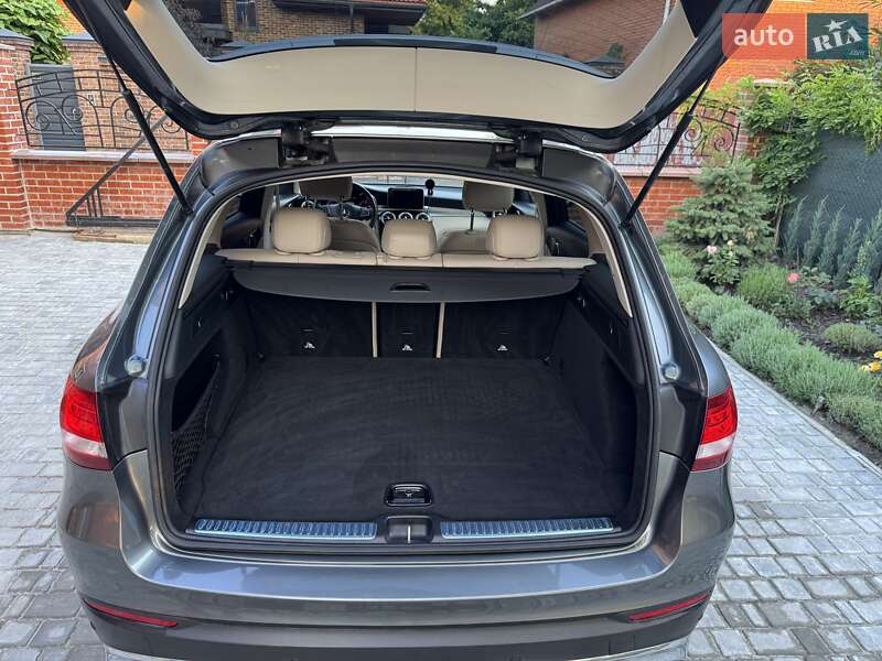 Внедорожник / Кроссовер Mercedes-Benz GLC-Class 2018 в Киеве