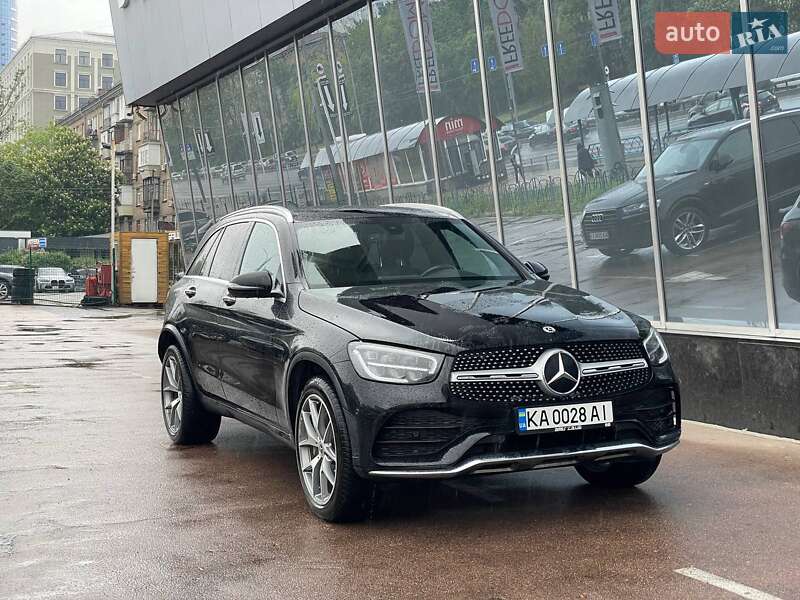 Mercedes-Benz GLC-Class 2019