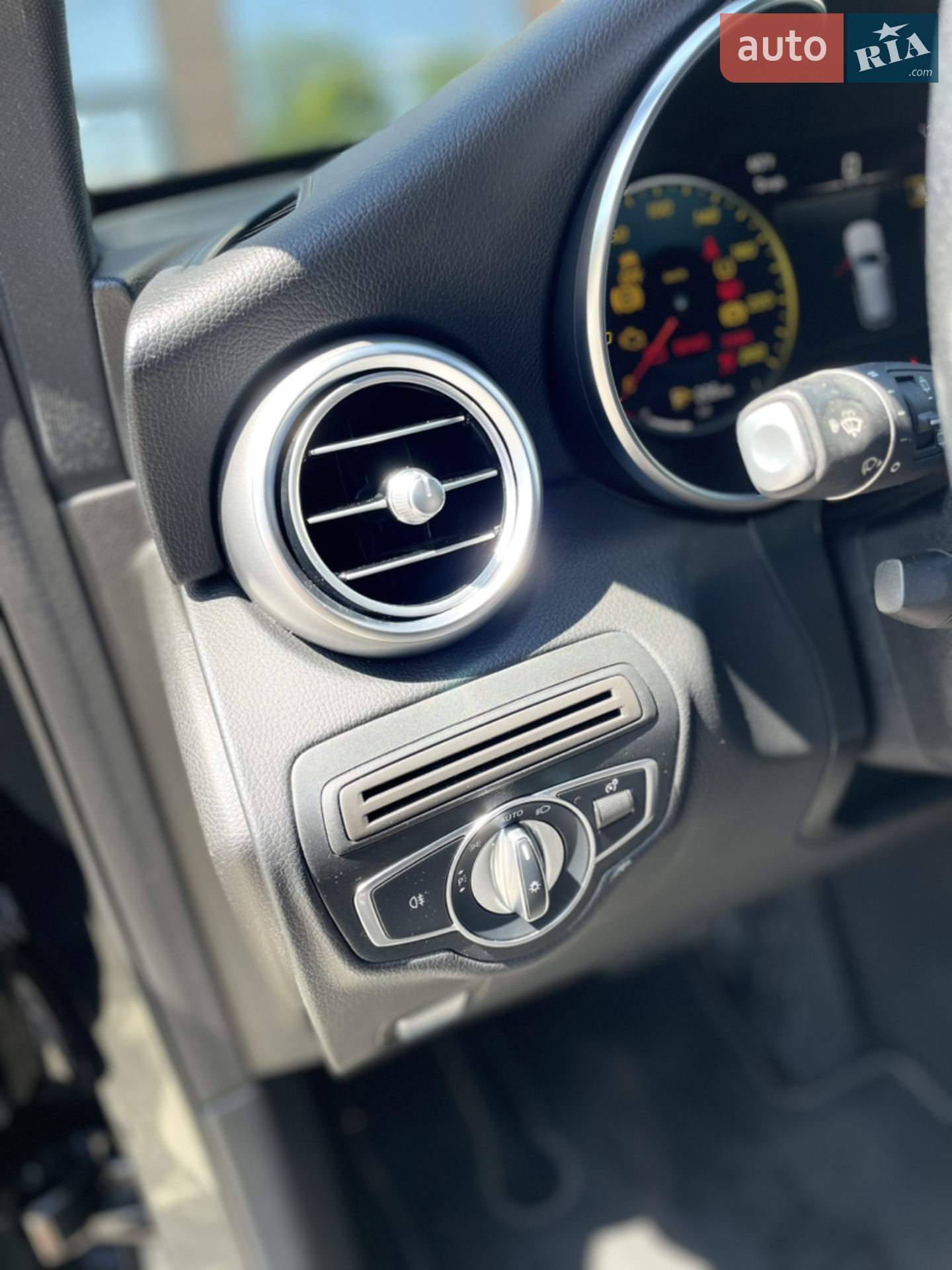 2020 Mercedes-Benz GLC - мініатюра 37