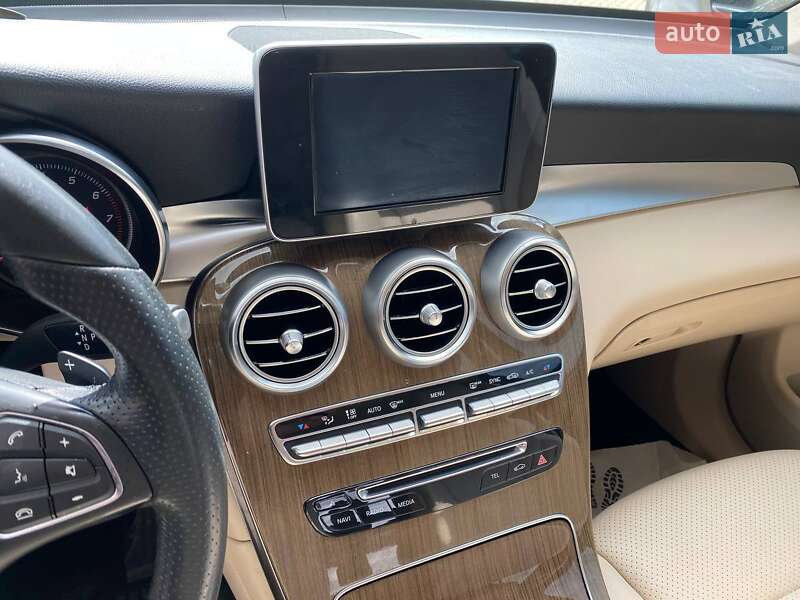 Внедорожник / Кроссовер Mercedes-Benz GLC-Class 2017 в Львове фото 15 Внедорожник / Кроссовер Mercedes-Benz GLC-Class 2017 в Львове