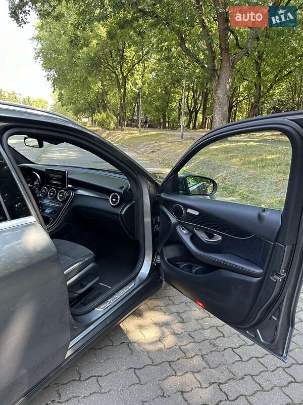 Внедорожник / Кроссовер Mercedes-Benz GLC-Class 2017 в Тернополе