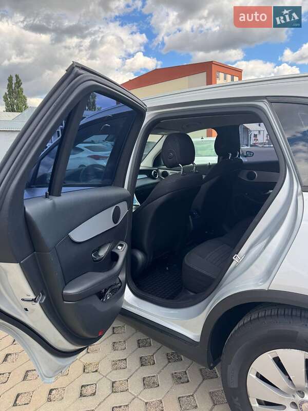 Позашляховик / Кросовер Mercedes-Benz GLC-Class 2016 в Борисполі фото 15 Позашляховик / Кросовер Mercedes-Benz GLC-Class 2016 в Борисполі