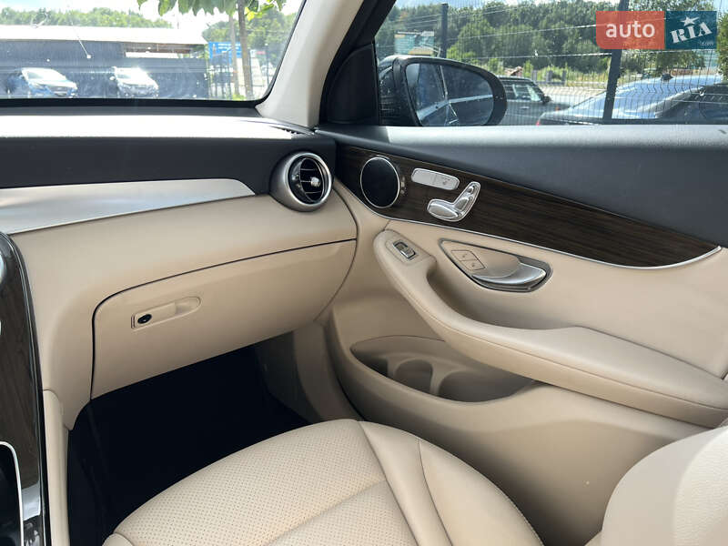 Позашляховик / Кросовер Mercedes-Benz GLC-Class 2018 в Львові