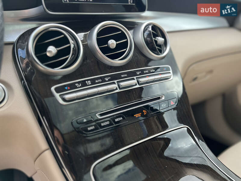 Позашляховик / Кросовер Mercedes-Benz GLC-Class 2018 в Львові