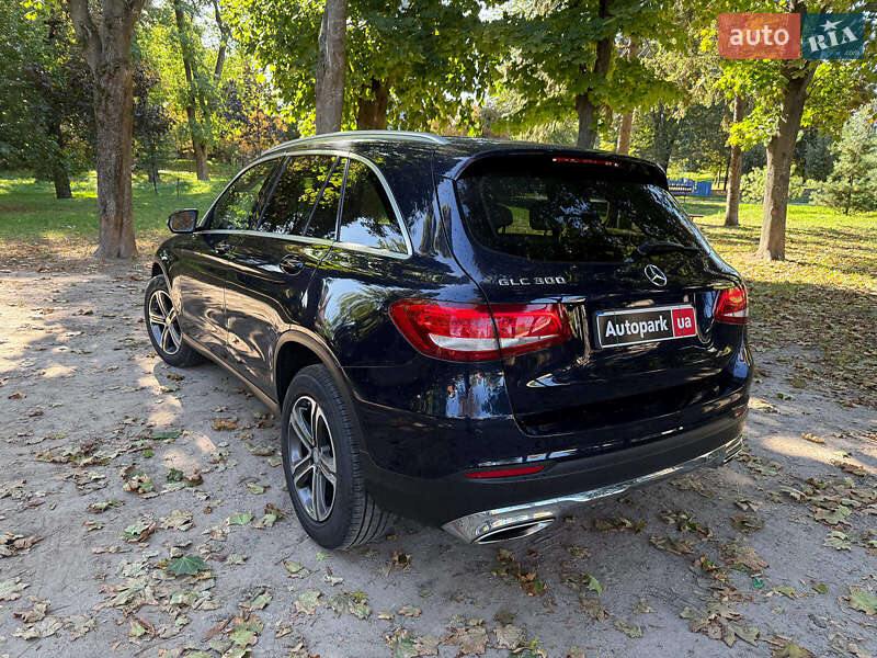 Позашляховик / Кросовер Mercedes-Benz GLC-Class 2015 в Києві