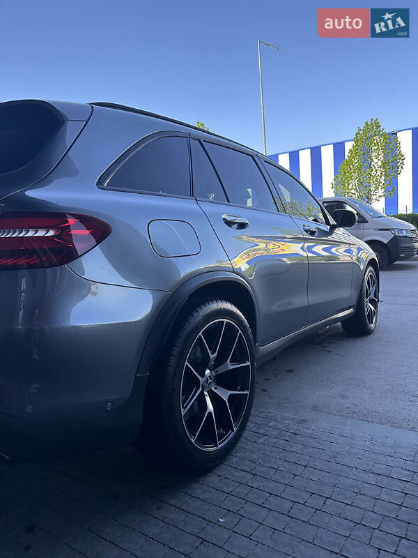Внедорожник / Кроссовер Mercedes-Benz GLC-Class 2017 в Киеве
