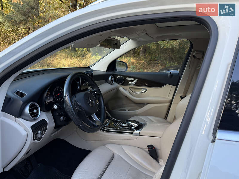 Позашляховик / Кросовер Mercedes-Benz GLC-Class 2016 в Володимирі фото 17 Позашляховик / Кросовер Mercedes-Benz GLC-Class 2016 в Володимирі