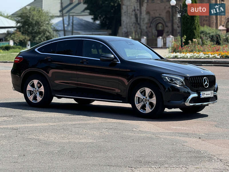 Позашляховик / Кросовер Mercedes-Benz GLC-Class 2017 в  фото Позашляховик / Кросовер Mercedes-Benz GLC-Class 2017 в